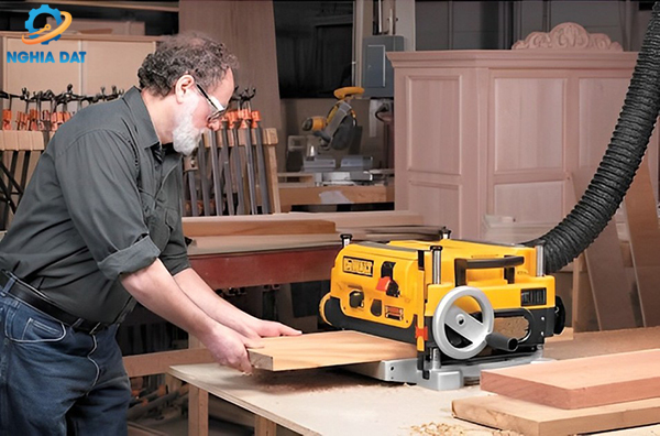 Máy bào điện Dewalt