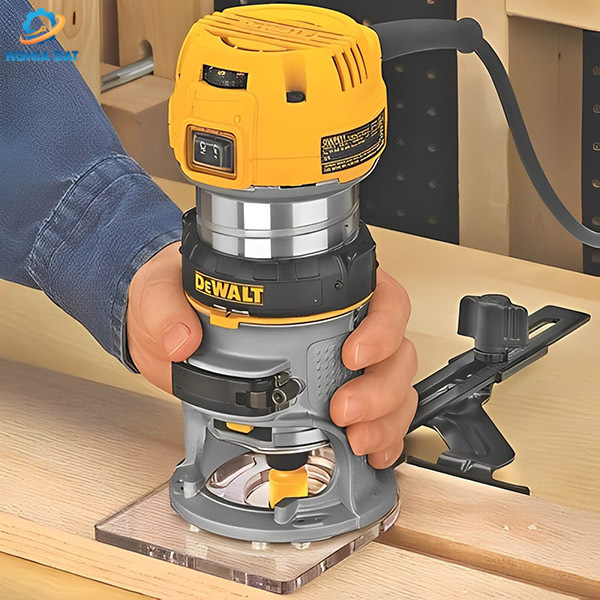 Máy phay Dewalt