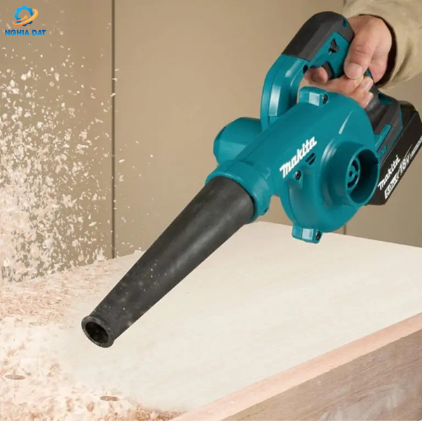 Máy thổi bụi dùng pin Makita