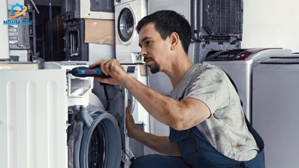 Máy vặn vít bằng pin 3.6V Bosch Go 2 (2 mũi vít) Bosch