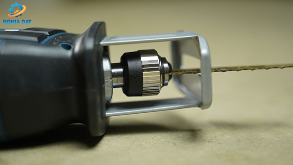 Máy cưa kiếm dùng pin 12V GSA 12 V-LI (SOLO) Bosch