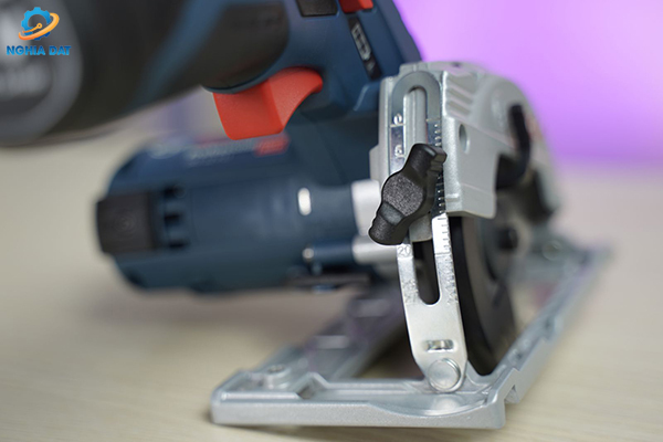 Máy cưa đĩa dùng pin 12V GKS 12 V-LI (SOLO) Bosch