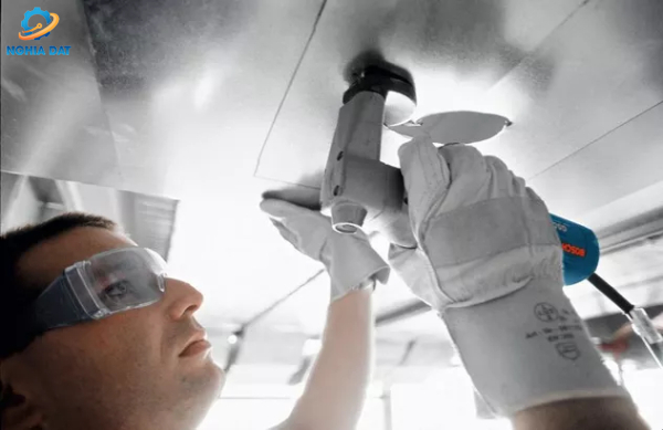 Máy cắt tôn GSC 2.8 Bosch