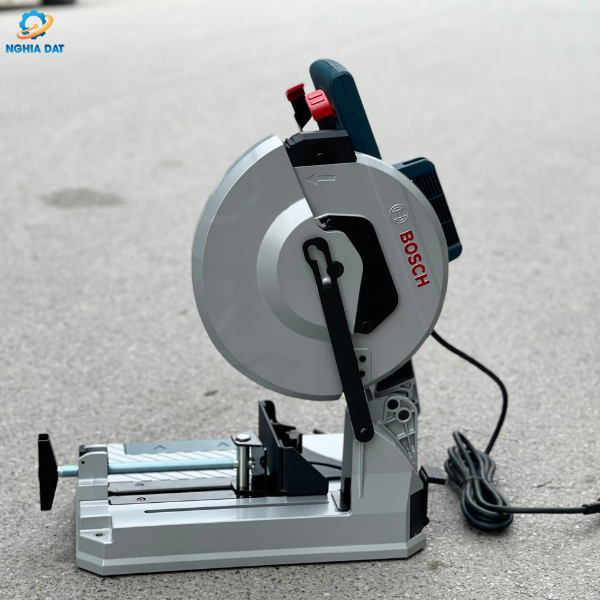 Máy cắt sắt GCD 12 JL Bosch