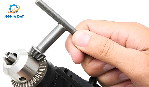 Hướng dẫn sử dụng máy khoan pin Makita chi tiết từ A-Z