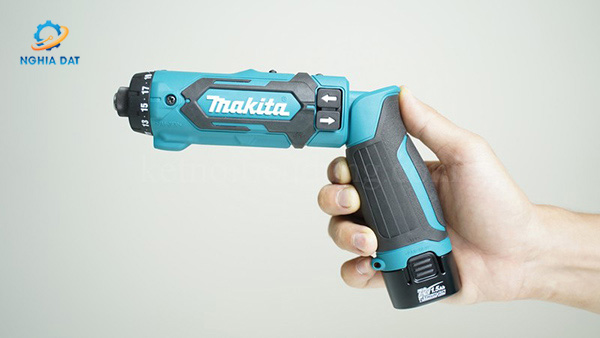 Máy khoan và vặn vít dùng pin(7.2v) MA-DF012DSE Makita