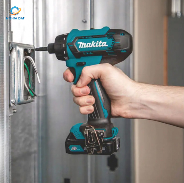 Máy khoan và vặn vít dùng pin(12v max) MA-DF033DSYE Makita