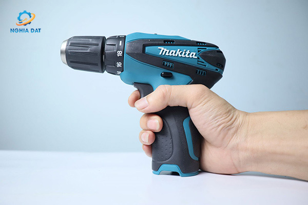 Máy khoan và vặn vít dùng pin(10.8v) MA-DF330DZ Makita