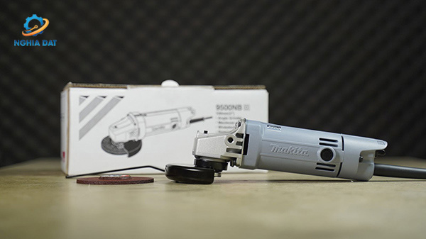 Máy mài góc(100mm/570w/công tắc đuôi) MA-9500NB Makita