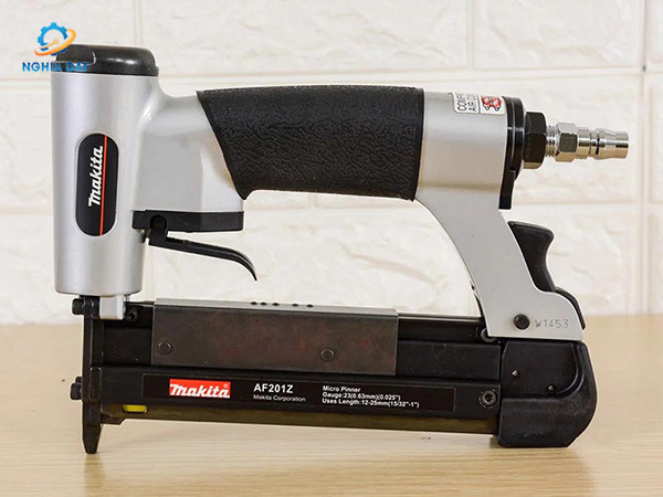 Máy bắn đinh dùng hơi MA-AF201Z Makita