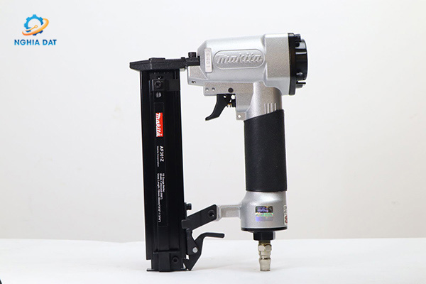 Máy bắn đinh dùng hơi MA-AF301Z Makita