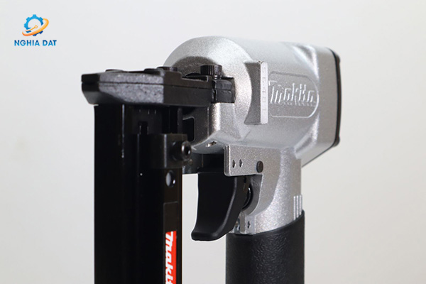 Máy bắn đinh dùng hơi MA-AF301Z Makita