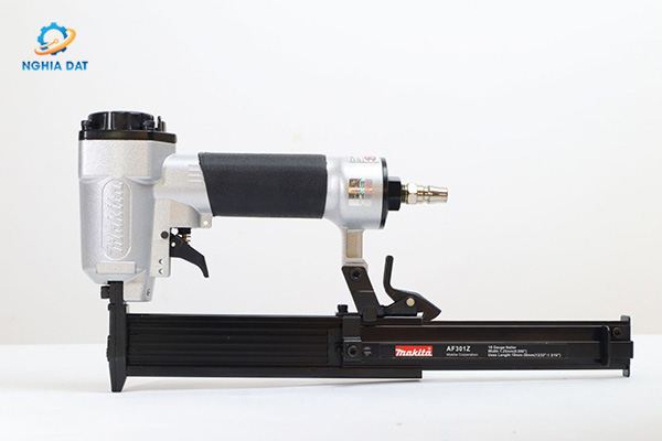Máy bắn đinh dùng hơi MA-AF301Z Makita