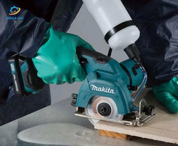 Máy cắt dùng pin(85mm)(10.8v) MA-CC300DZ Makita