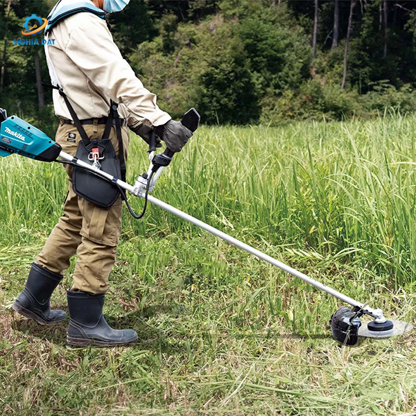 Máy cắt cỏ dùng pin(bl)(40v max) MA-UR016GZ Makita