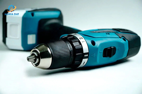 Máy khoan và vặn vít dùng pin(14.4v) MA-DF347DZ Makita