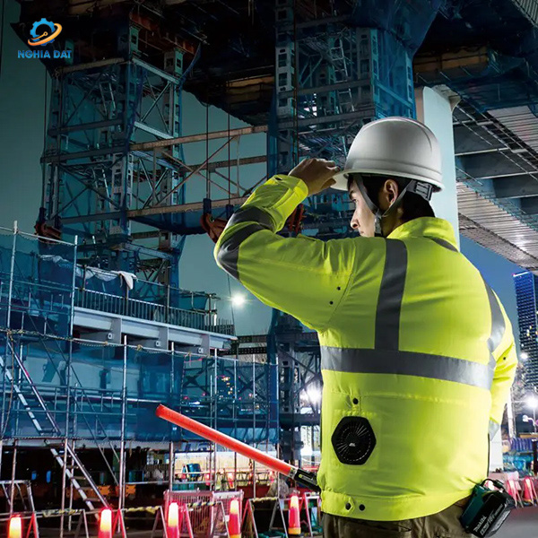 Áo khoác làm mát dùng pin size m(bl)(18v-12v max) MA-DFJ214ZM Makita