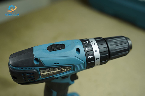 Máy khoan búa, vặn vít dùng pin(14.4v) MA-HP347DWE Makita