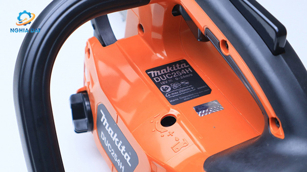 Máy cưa xích dùng pin(bl)(18v) MA-DUC254HZR Makita