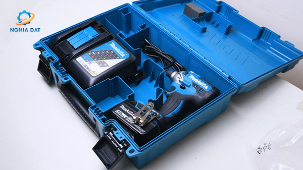 Máy bắt vít dùng pin(18v) MA-DTD156RF Makita