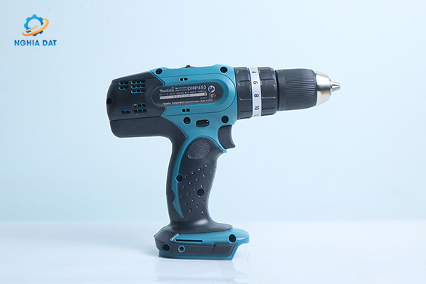 Máy khoan búa, vặn vít dùng pin(18v) MA-DHP453Z Makita