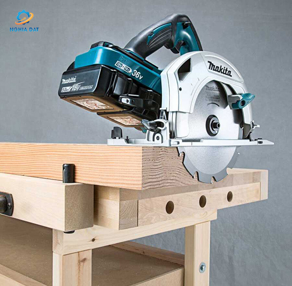 Máy cưa đĩa dùng pin(190mm)(18vx2) MA-DHS710RM2J Makita
