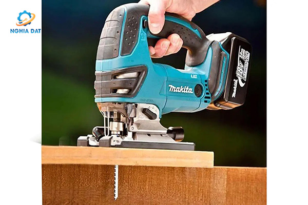 Máy cưa lọng dùng pin(18v) MA-DJV180Z Makita