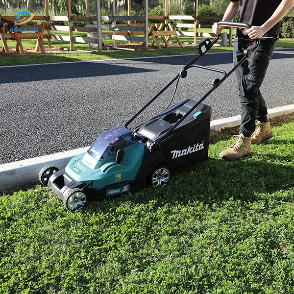 Máy cắt cỏ đẩy dùng pin(430mm)(18vx2) MA-DLM432Z Makita