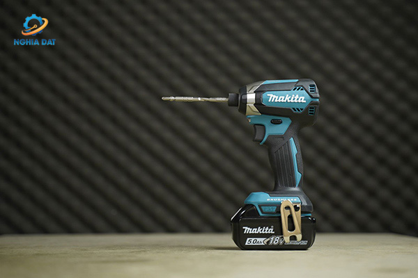 Máy vặn vít dùng pin(bl)(18v) MA-DTD153RTE Makita