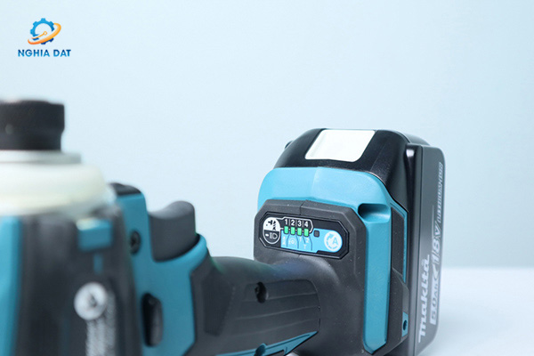 Máy vặn vít dùng pin(bl)(18v) MA-DTD172RTE Makita