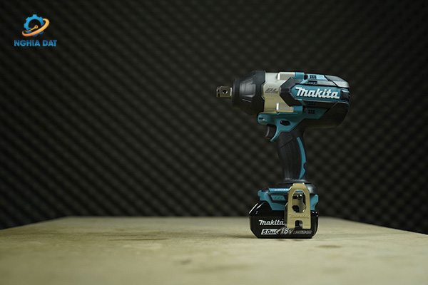 Máy siết bu lông dùng pin(19mm/bl)(18v) MA-DTW1001RTJ Makita