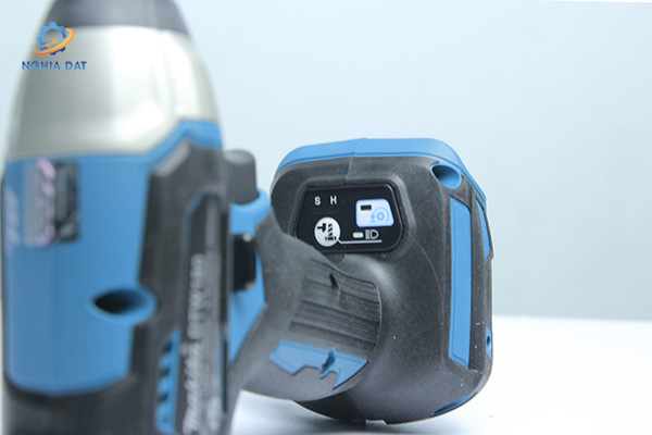 Máy siết bu lông dùng pin(9.5mm/bl)(18v) MA-DTW180Z Makita