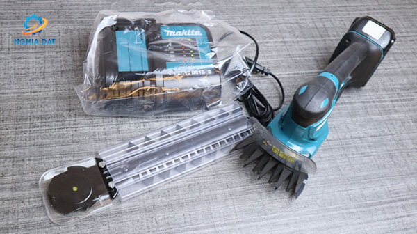 Máy tỉa cỏ dùng pin(110mm)(18v) MA-DUM111SYX Makita
