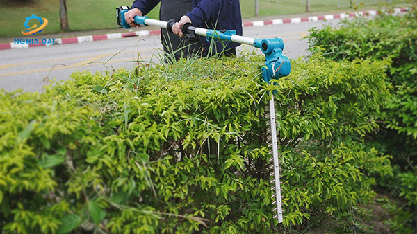 Máy tỉa hàng rào dùng pin(460mm)(18v) MA-DUN461WZ Makita