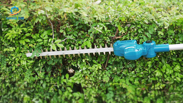 Máy tỉa hàng rào dùng pin(460mm)(18v) MA-DUN461WZ Makita