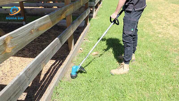 Máy cắt cỏ dùng pin(loop handle/bl)(18v) MA-DUR192LST Makita