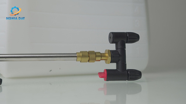 Máy phun thuốc dùng pin(5l)(18v) MA-DUS054Z Makita