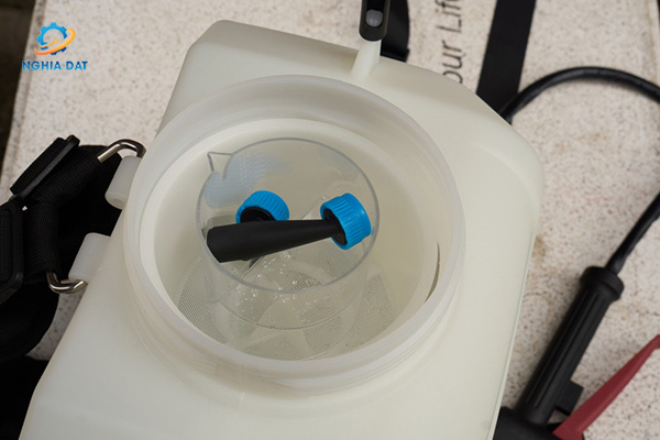 Máy phun thuốc dùng pin(10l)(18v) MA-DUS108Z Makita