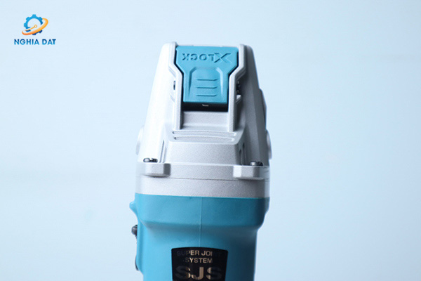 Máy mài góc(125mm/1400w/công tắc trượt/x'-lock) MA-GA5080R Makita