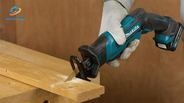 Máy cưa kiếm dùng pin(12v max) MA-JR103DSYE Makita