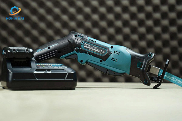 Máy cưa kiếm dùng pin(12v max) MA-JR105DSYE Makita