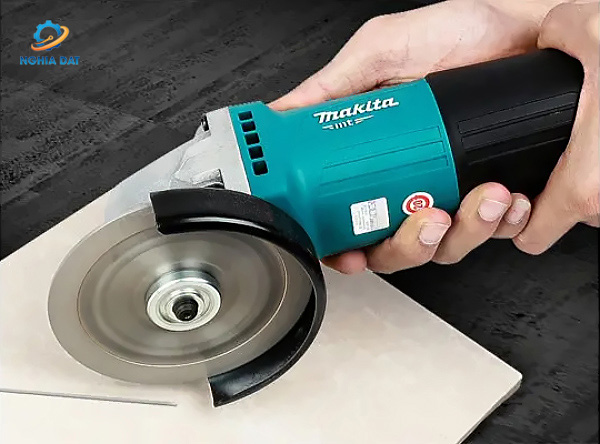 Máy mài góc(100mm/540w/công tắc trượt) MA-M0900B Makita