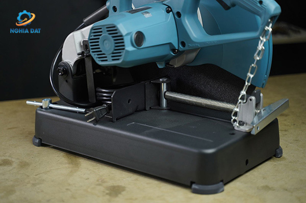 Máy cắt sắt(355mm/2000w) MA-M2400B Makita