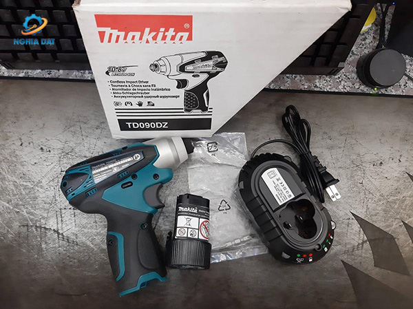 Máy vặn vít dùng pin(10.8v) MA-TD090DZ Makita