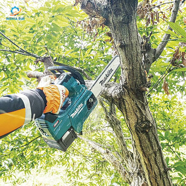 Máy cưa xích dùng pin(350mm/90px/bl)(40v max) MA-UC004GZ Makita