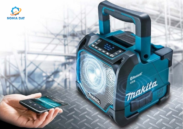 Loa sử dụng ở công trường dùng pin(12v-1 MA-DMR202 Makita