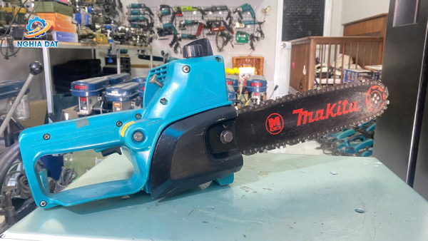 Máy cưa xích dùng điện(300mm) MA-5012B Makita