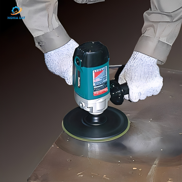 Máy đánh bóng(180mm) MA-PV7001C Makita