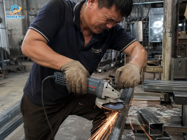 Cách bảo dưỡng máy cắt Bosch giúp tăng tuổi thọ và độ bền