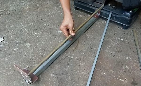 Hướng dẫn dùng máy cắt sắt bàn an toàn, hiệu quả chi tiết